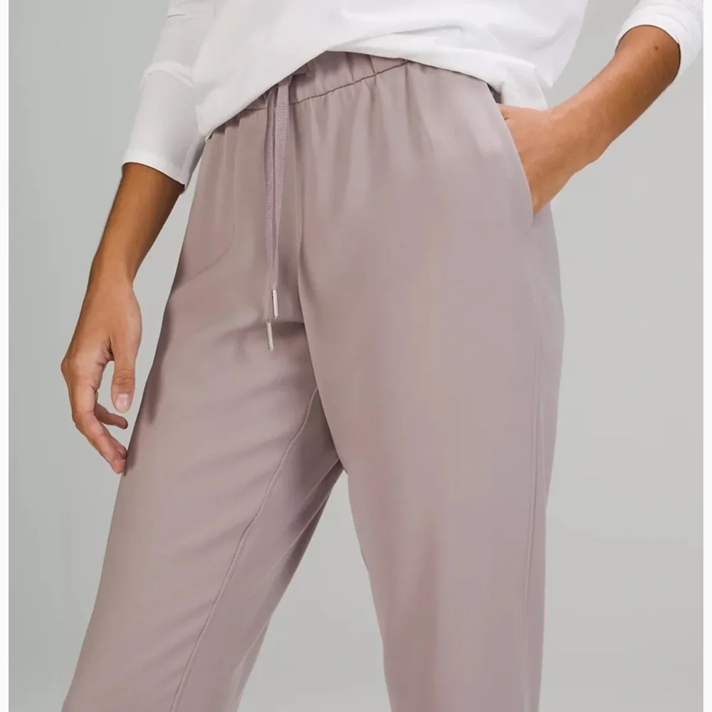 Lululemon On The Fly Jogger 28” * Woven